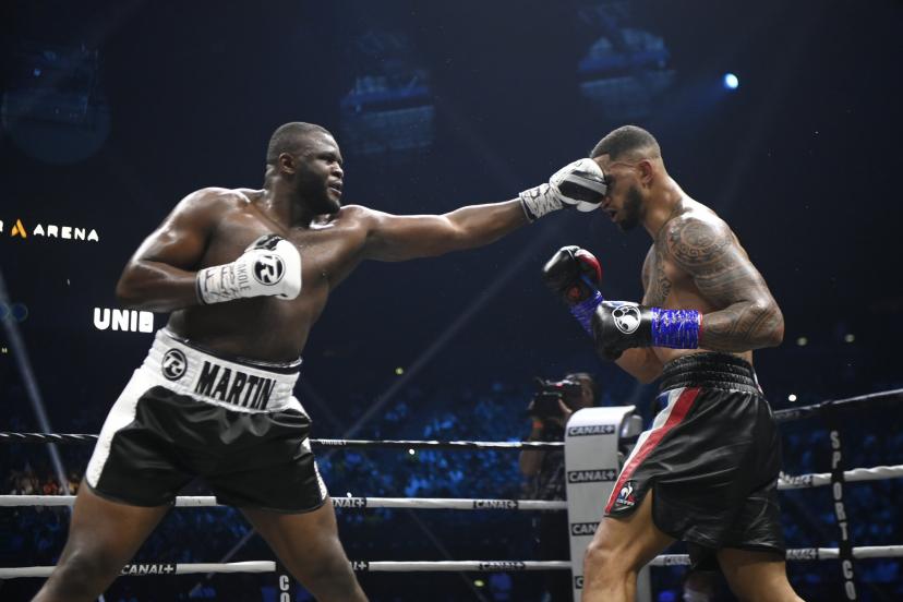 Boxe : le Congolais Martin Bakole bat le Français Tony Yoka à Paris