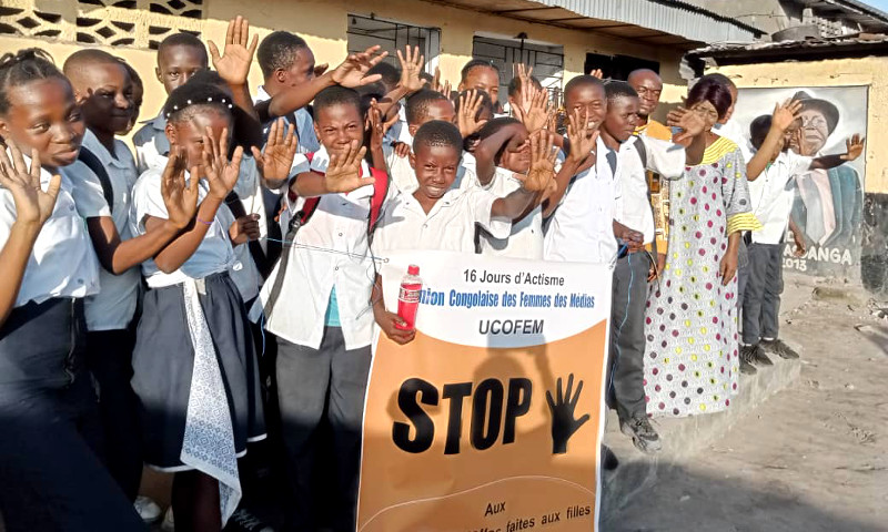 Lutte contre les violences basées sur le genre : L’UCOFEM sensibilise les élèves de l’école maman Nzinga à Bumbu