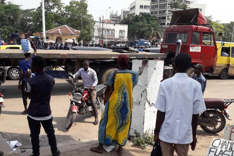  Kinshasa : interdits d'accès à la Gombe, des moto-taxis toujours visibles